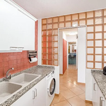 Appartement Lovely In *